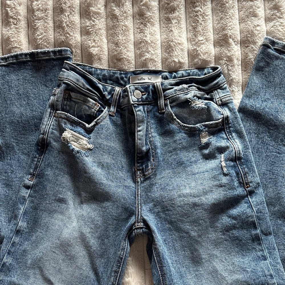 Willow and Root Stylish Distressed Blue Ankle Jeans